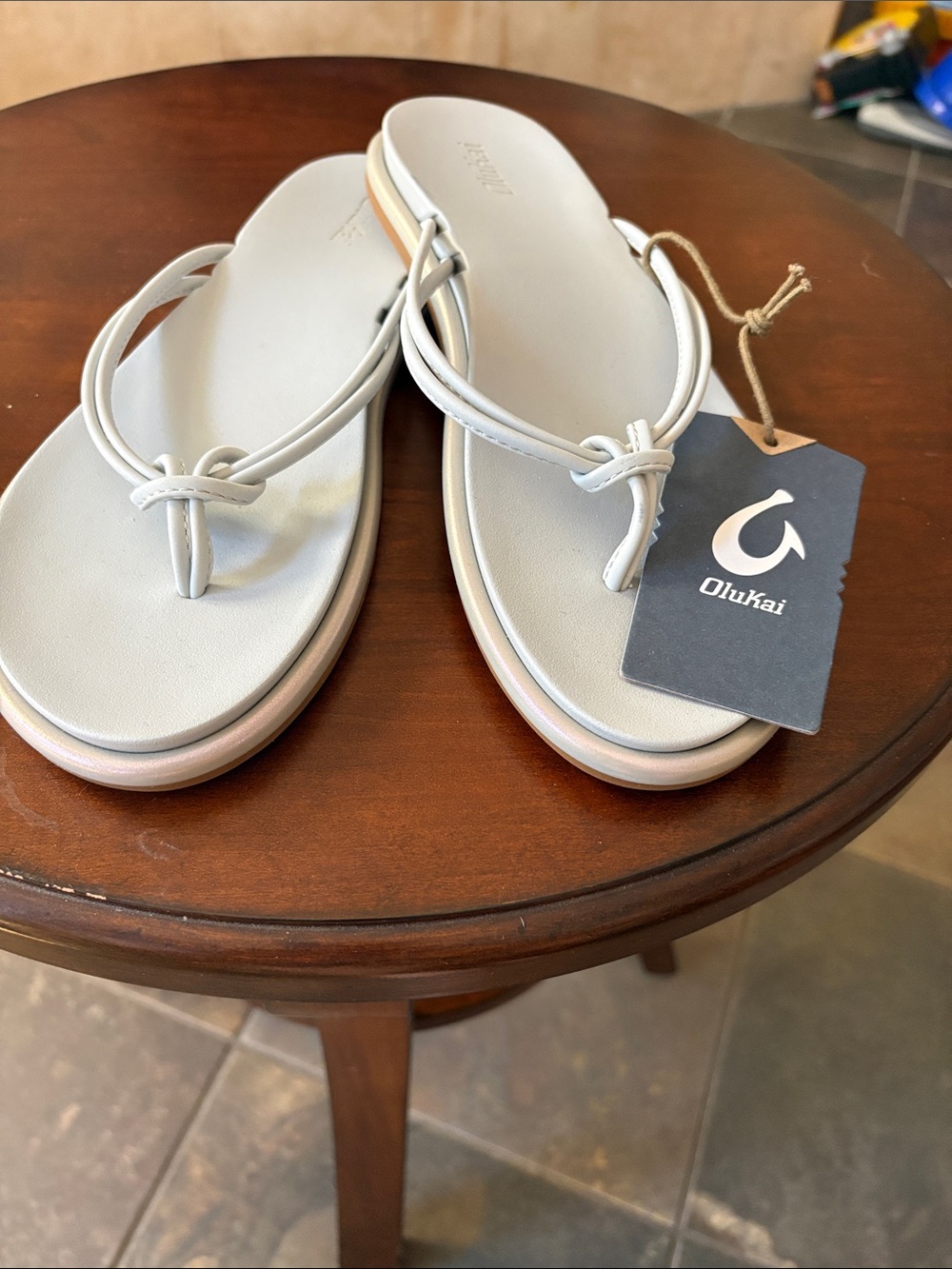 OluKai Women's Dove Grey Knot-Detail Thong Sandals